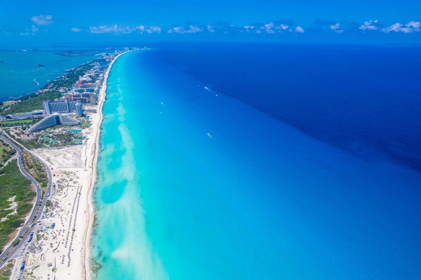 El Mirador beach in Cancun, with pale sand and clear Caribbean water