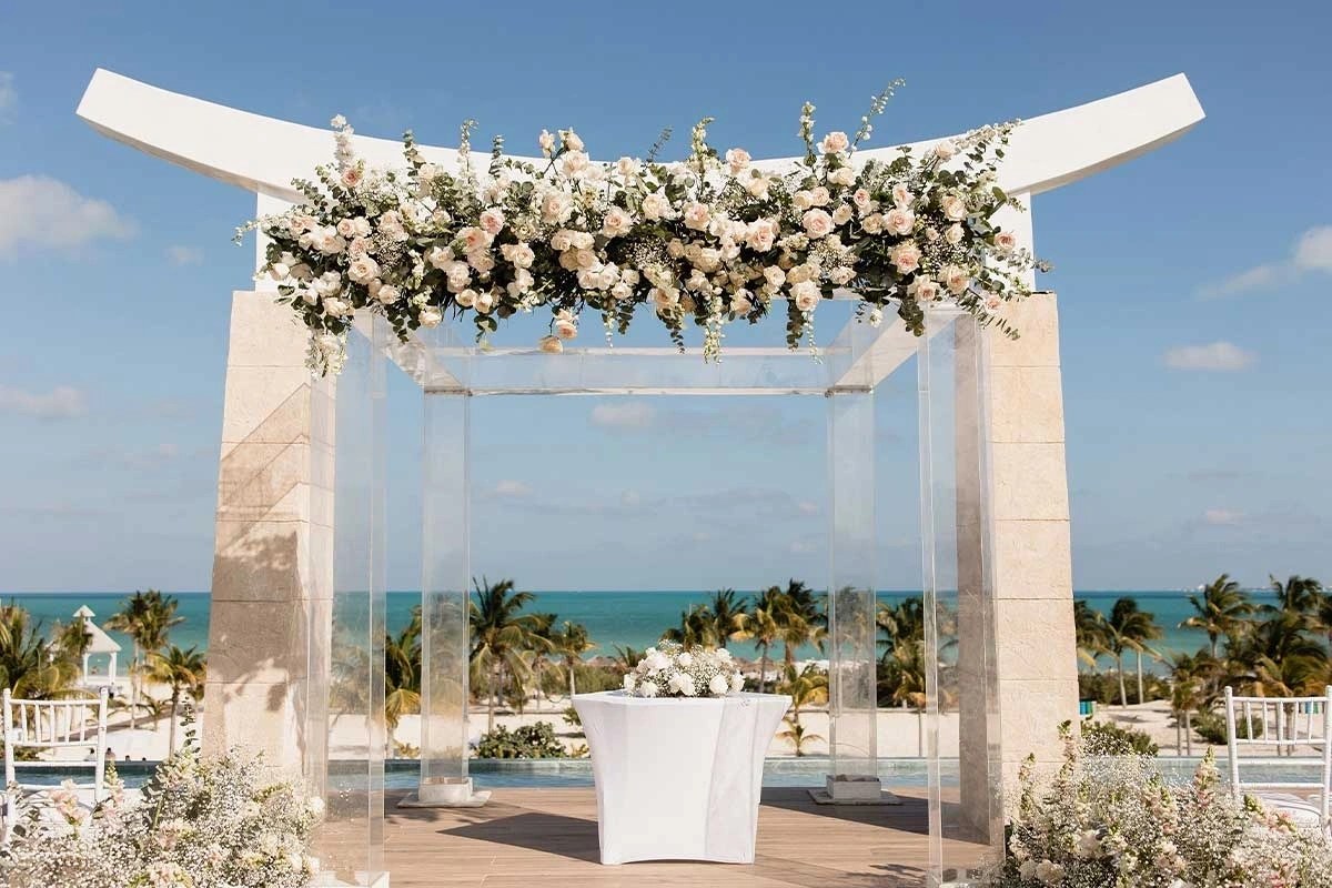 Majestic resort wedding setting on a tropical beachfront